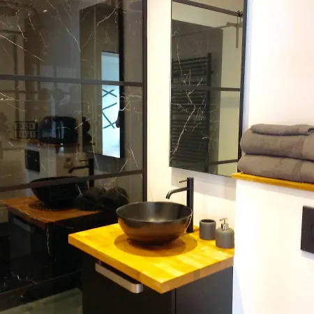 22ndfloor Luxury Апартаменти
